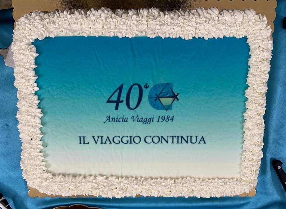Torta anniversario 40 anni Anicia Viaggi